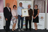 Der Ehrenpreis des Landkreises Ahrweiler ging an die Edelobstbrennerei Michael Kießling aus Grafschaft-Esch.