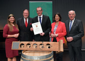 Ehrenpreis für das Weingut Sonnenhof Karl Schäfer und Söhne GbR gestiftet vom Bundesverband der deutschen Weinkellereien e.V.