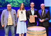 Staatsehrenpreis für das Weingut Alfons Hormuth GbR, Inh. Andreas und Matthias Hormuth, Sankt Martin.