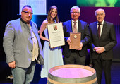 Der Große Staatsehrenpreis für das Weingut Bärenhof, Helmut Bähr & Sohn, Bad Dürkheim.