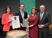 Staatsehrenpreis des Landes Rheinland-Pfalz für das Weingut Alfons Hormuth GbR, Ihn. Andreas und Matthias Hormuth.