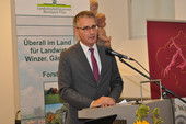 Landtagspräsident Hendrik Hering begrüßte die Gäste