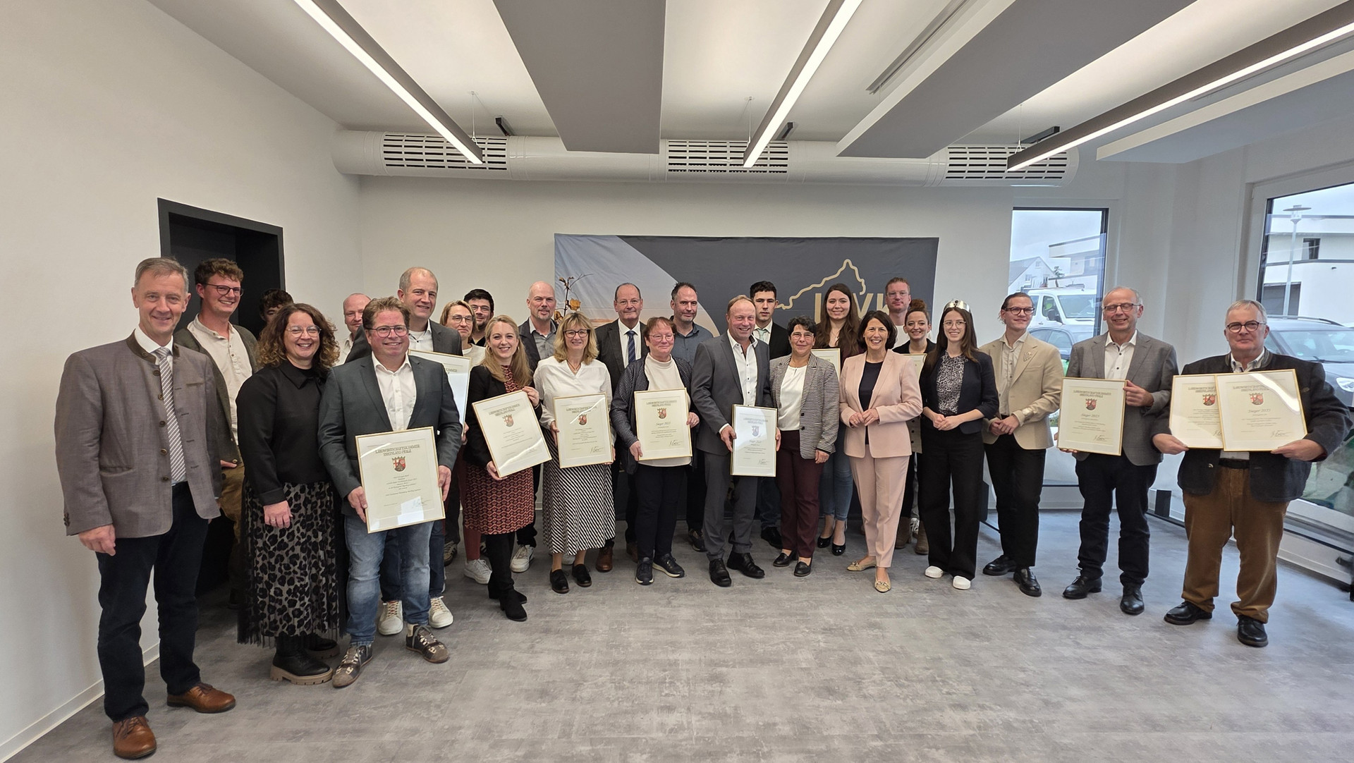 Gruppenfoto Siegerweine Mosel, Mittelrein, Ahr 2025