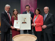 Ehrenpreis vom Verein der Absolventen Weinbau Neustadt für das Weingut Doppler-Hertel.