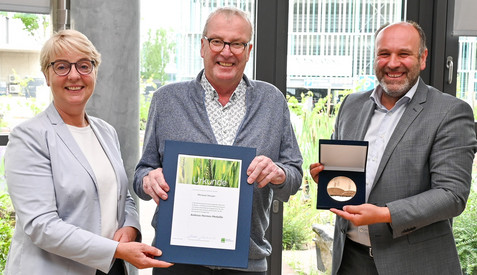Präsident Horper mit der Andreas-Hermes-Medaille geehrt