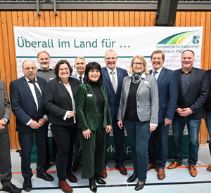 Der Vorstand der Landwirtschaftskammer (von links): Walter Clüsserath, Reinhold Hörner, Matthias Müller, Isabel Steinhauer-Theis, Harald Schneider, Gudrun Breuer, Präsident ÖR Horper, Astrid Schales, ÖR Hartelt, Jürgen Vogelgesang und Rüdiger Bohlander