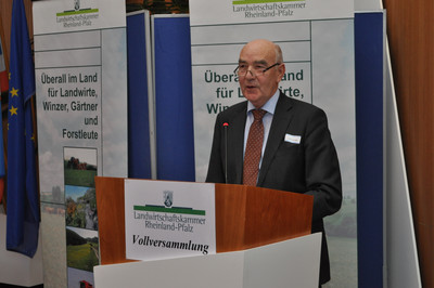 Ökonomierat Norbert Schindler wurde in seinem Präsidentenamt bestätigt.