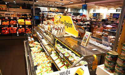 Regionale Produkte im Supermarkt.