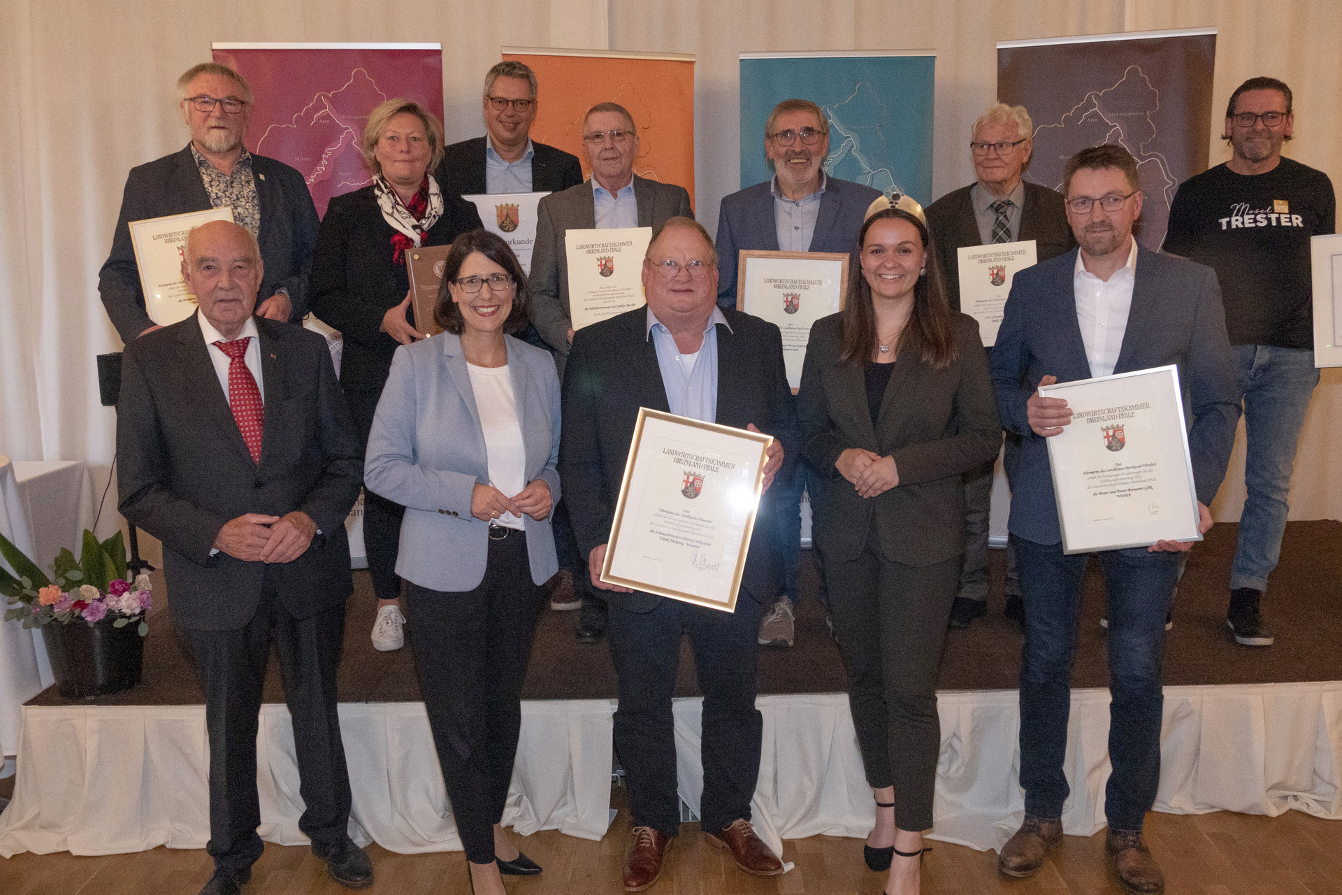 Gruppenbild der Staatsehrenpreis- und Ehrenpreisempfänger Region Koblenz/Trier