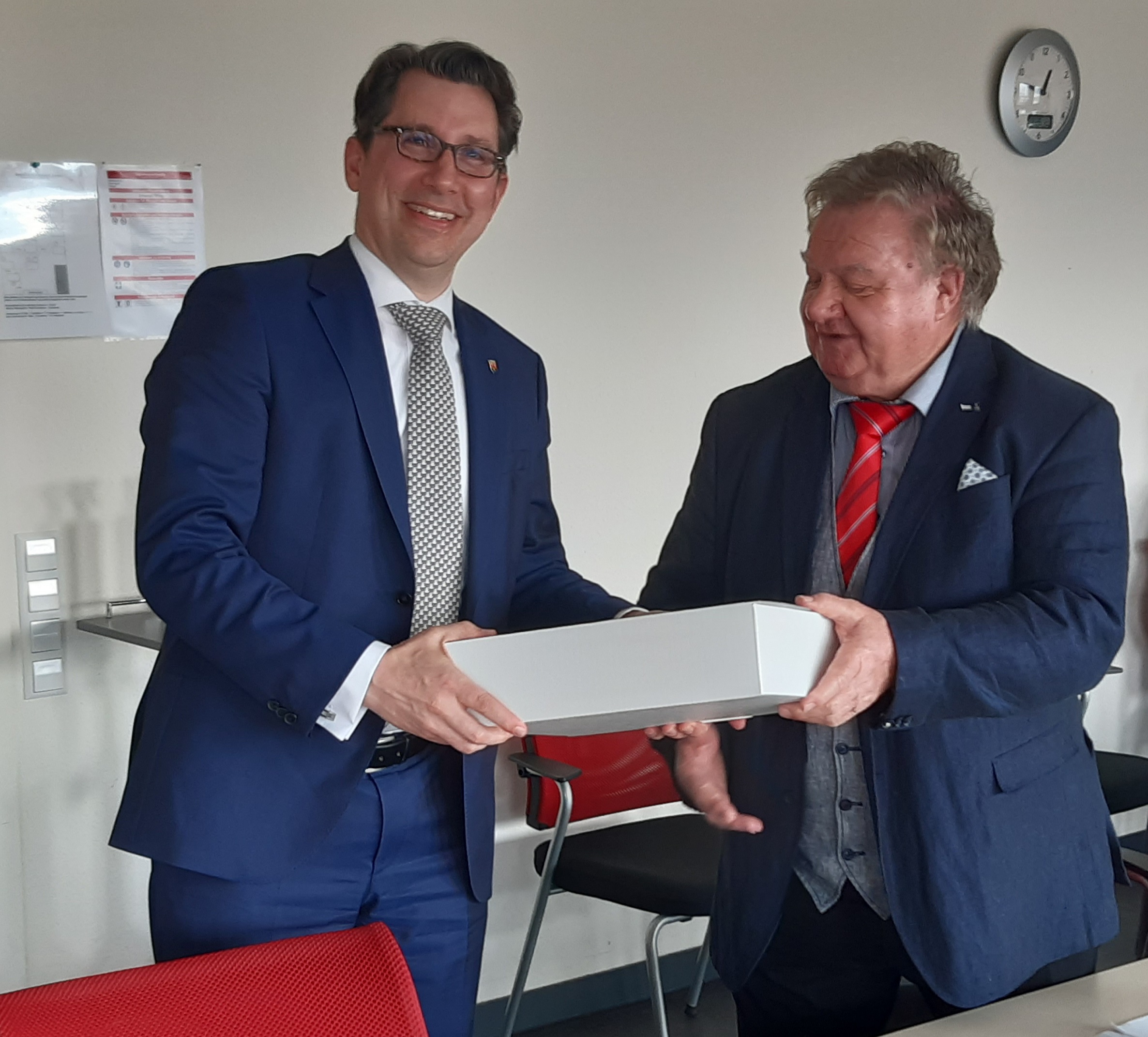 Staatssekretär Michael Hauer und Ludwig Schmitt